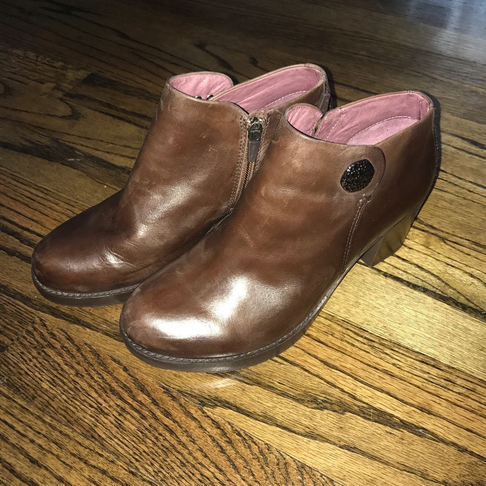 Brown leather Dansko booties